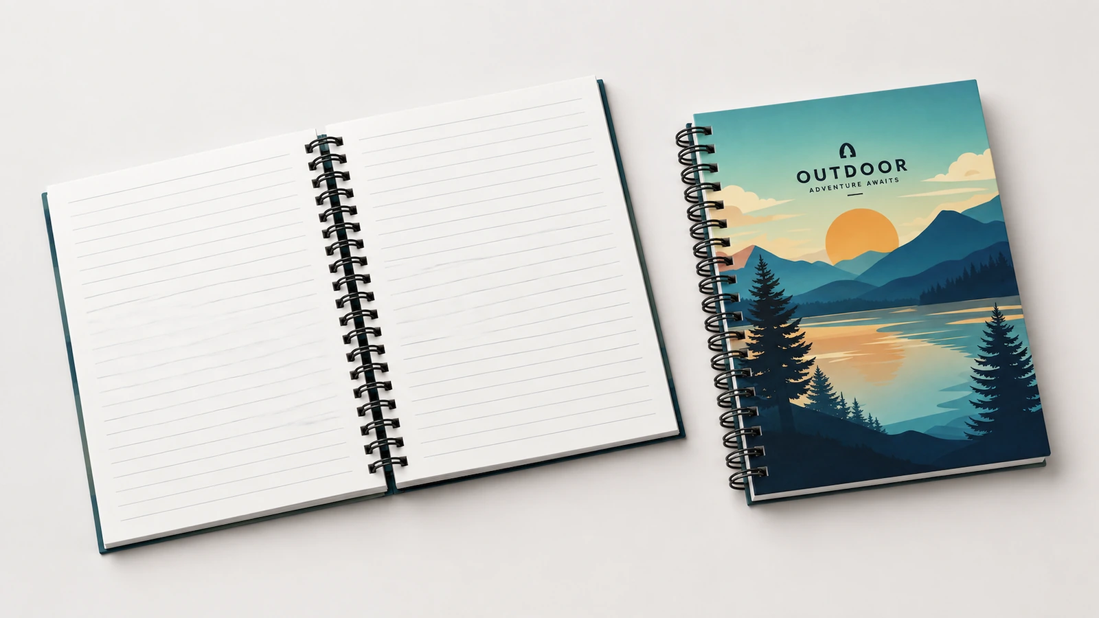 Conceito de caderno pautado aberto ao lado de um caderno fechado com capa em formato paisagem sobre uma superfície branca