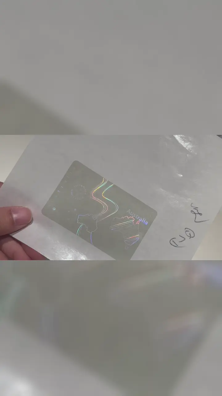 Stickers holográficos e painéis de assinatura para Visa, Master e Amex | Zigpac: vídeo curto