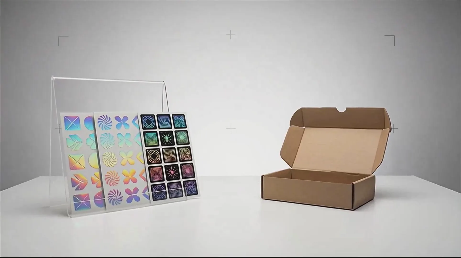 Adesivos Holográficos Personalizados com Corte - Vinil Resistente Laminado UV: guia em vídeo
